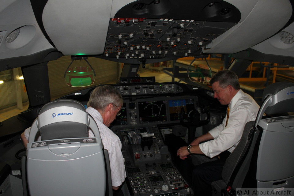 Boeing 787-8 cockpit