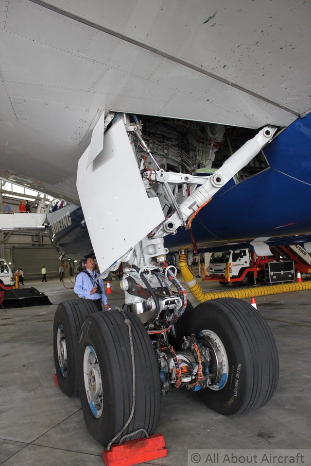 Boeing 787-8 N787BA