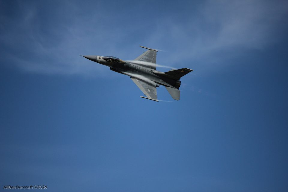 F-16 Fighting Falcon, Shaw
