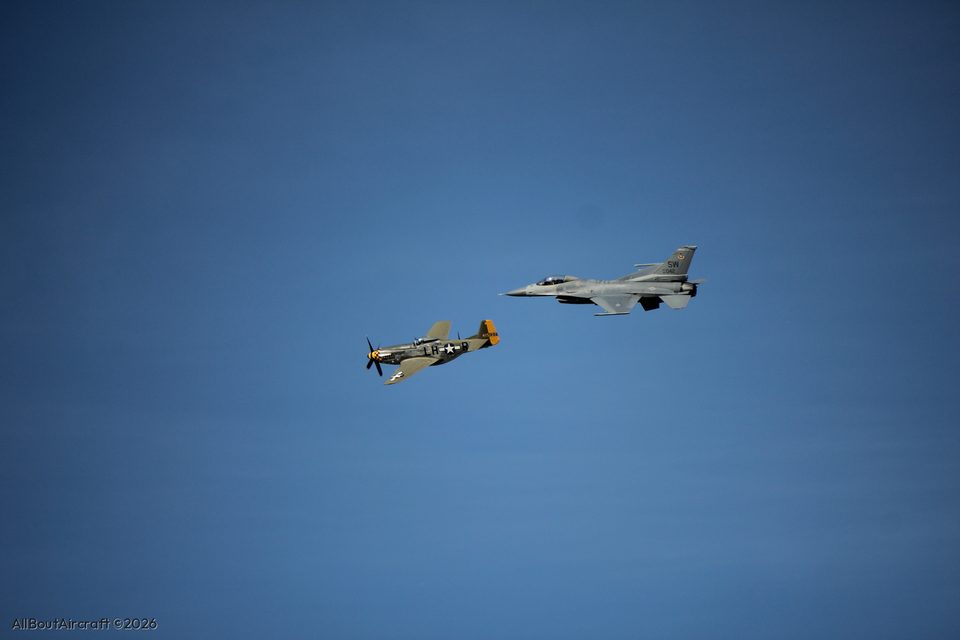 P-51D Mustang Baby Duck and F-16 SW 042