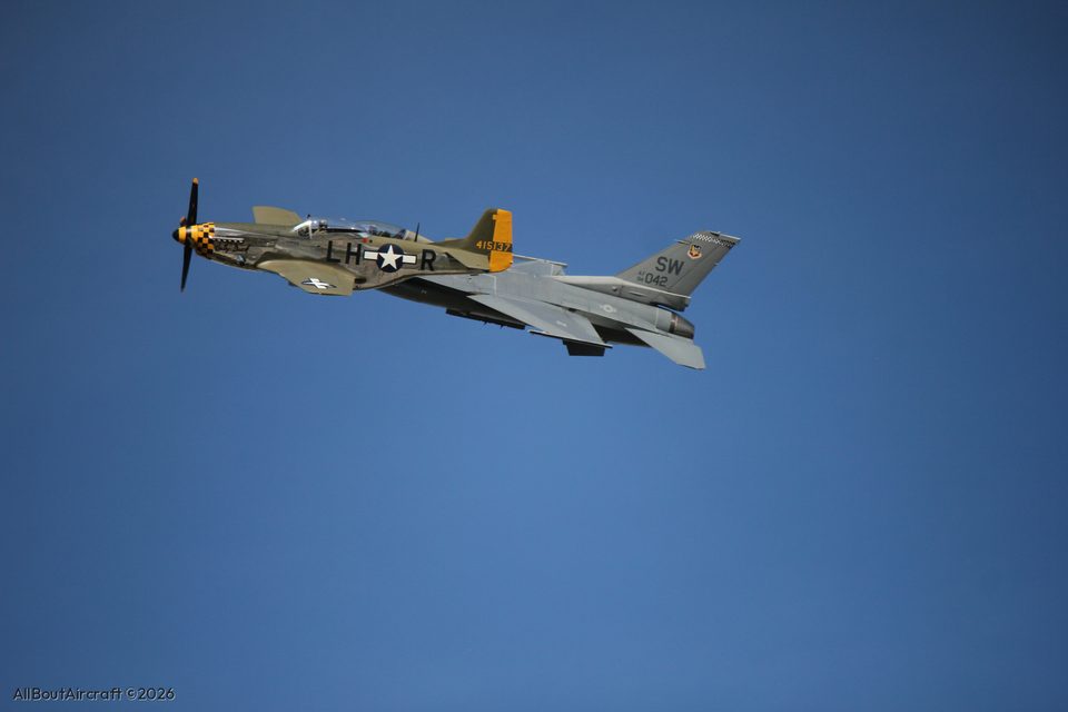 P-51D Mustang Baby Duck and F-16 SW 042