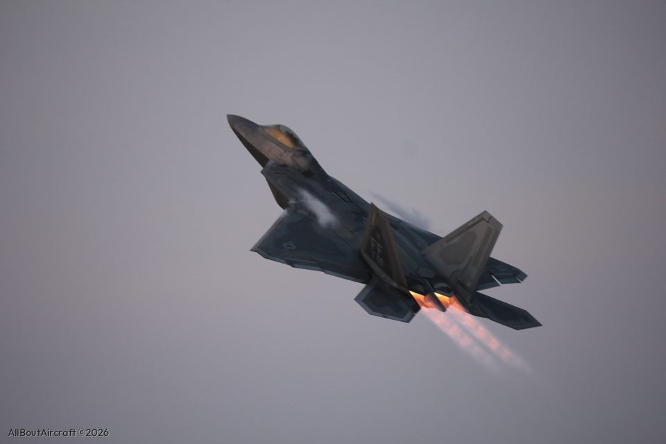 F-22 Raptor in afterburner
