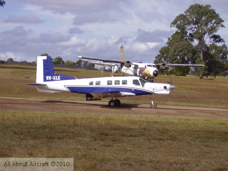 XLC taxiing past OTA