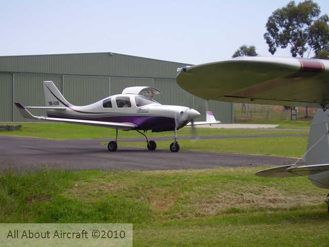 Lancair IV-P VH-LLW